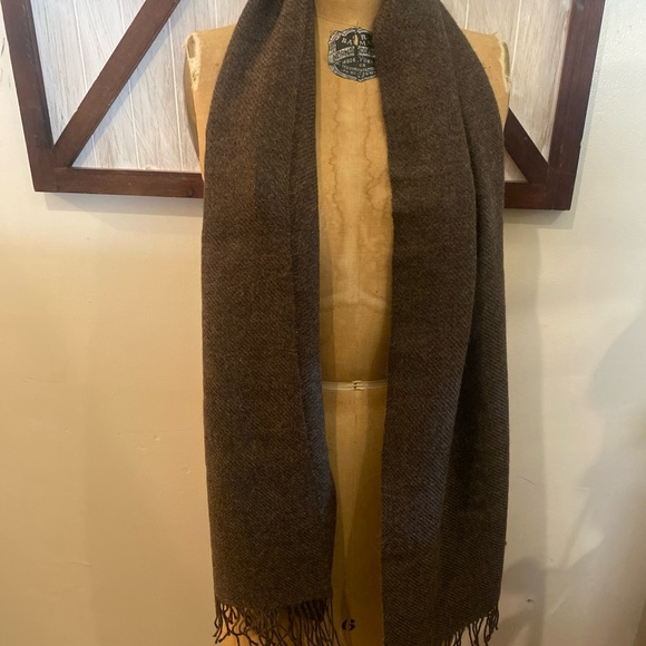 Elegant Brown Men's Scarf - Picture 1 of 3